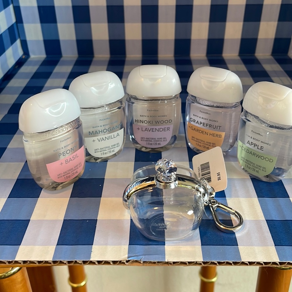 BATH AND BODY WORKS POCKETBACS AND POCKETBAC HOLDER!